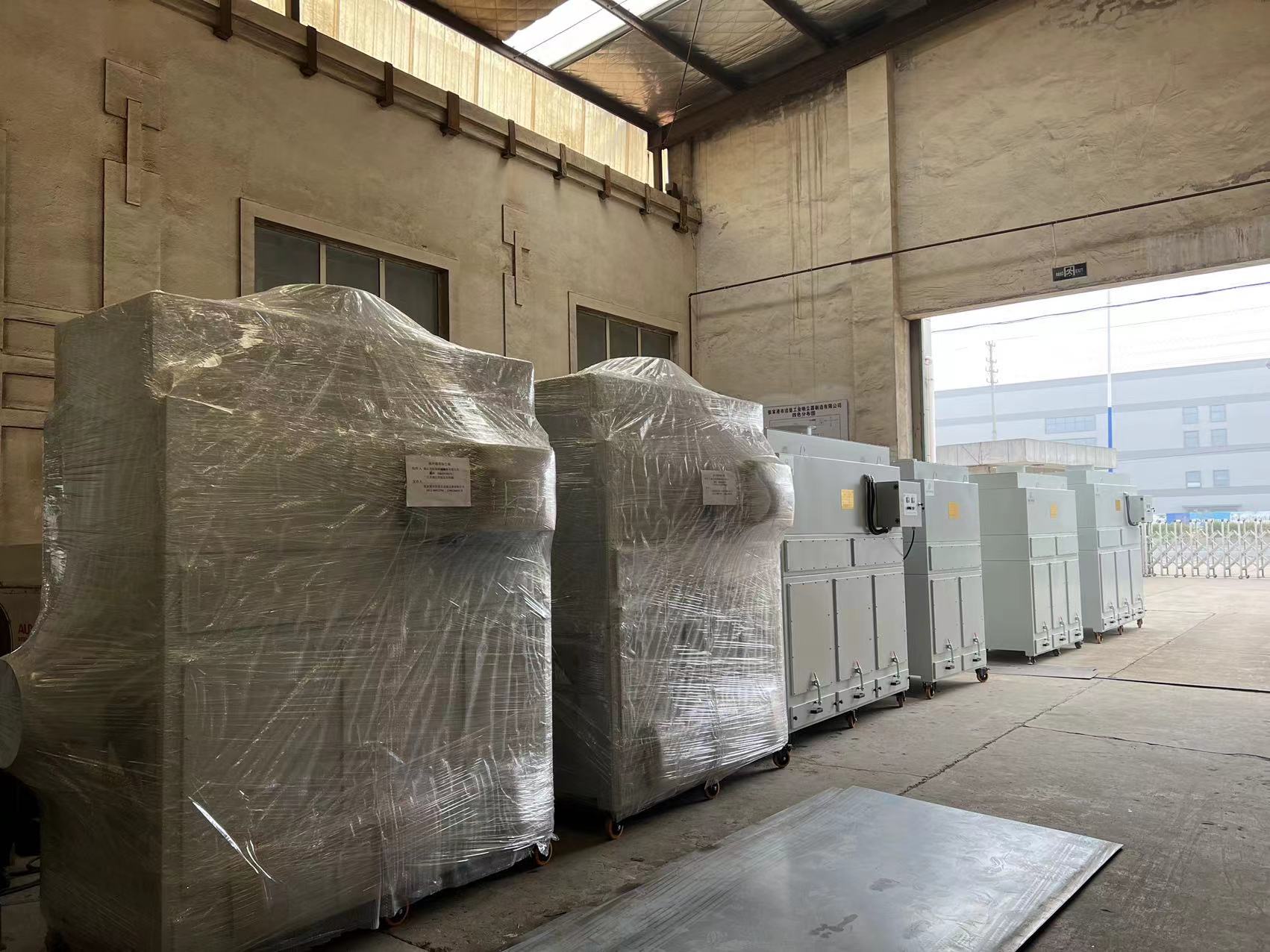 一批激光切割機（jī）除塵器（qì）發（fā）貨中—張家港粉色91视频工業吸塵器